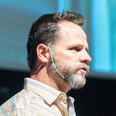 Headshot of Derek Featherstone