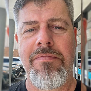 Karl Groves Headshot